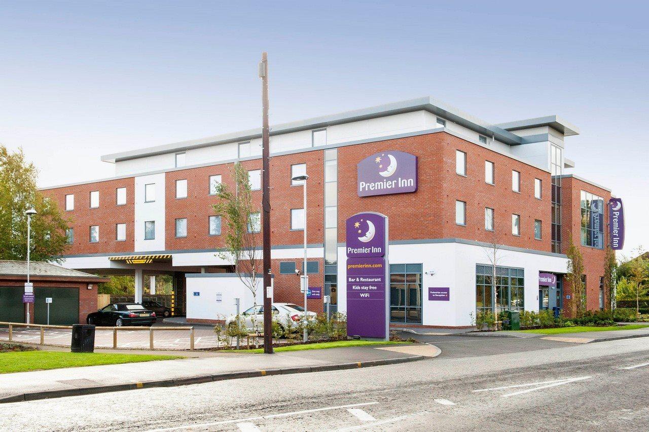 Premier Inn Fleet Buitenkant foto