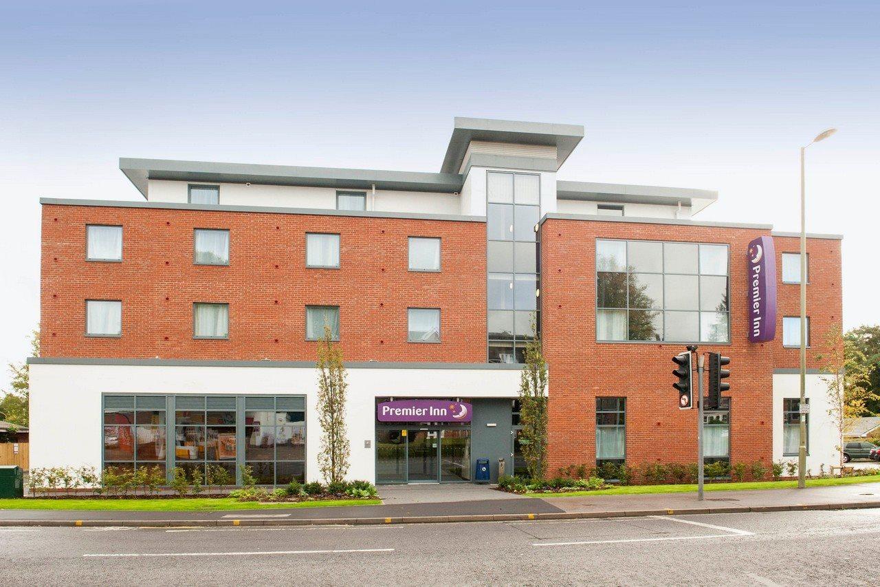 Premier Inn Fleet Buitenkant foto
