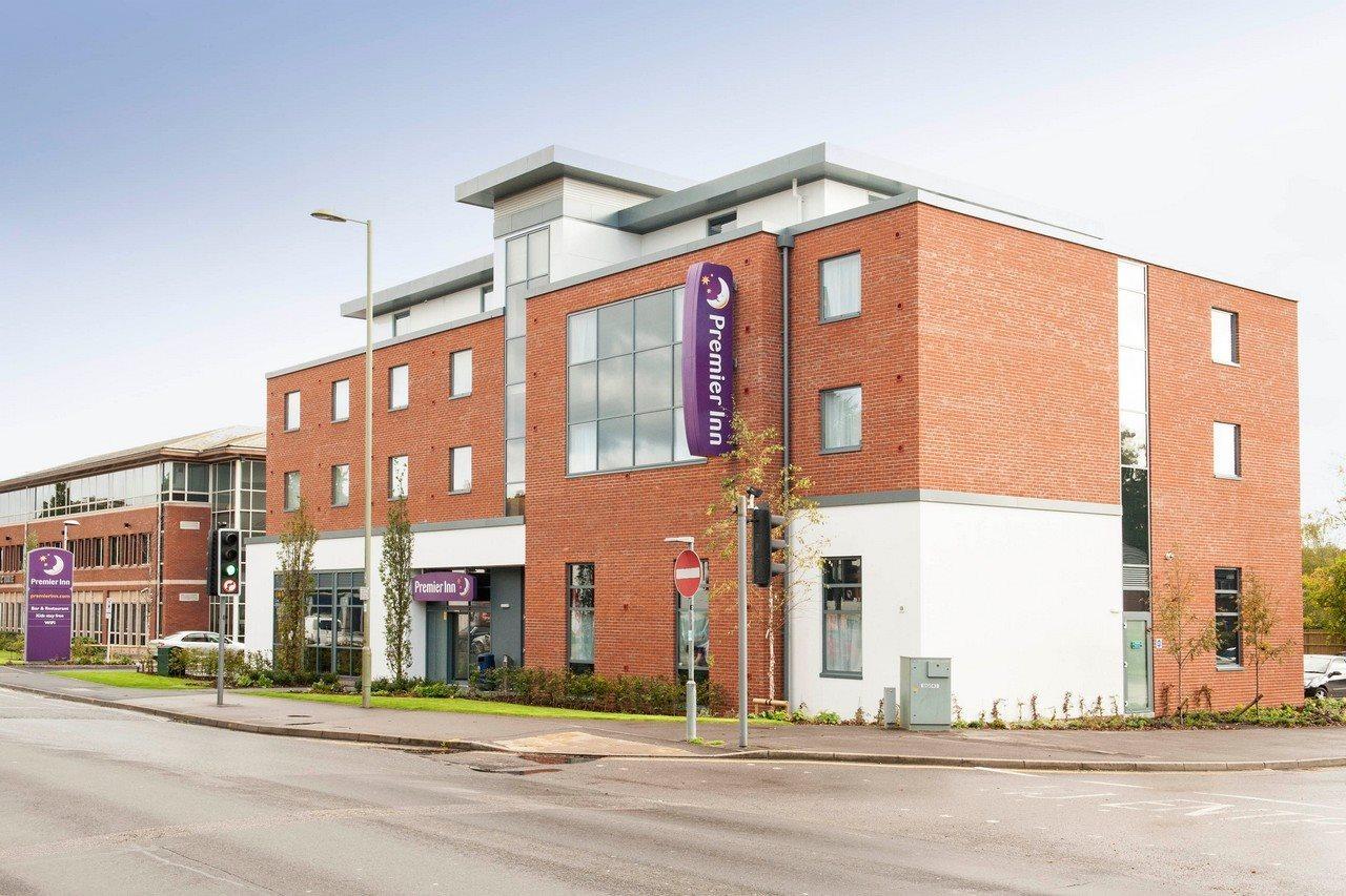 Premier Inn Fleet Buitenkant foto